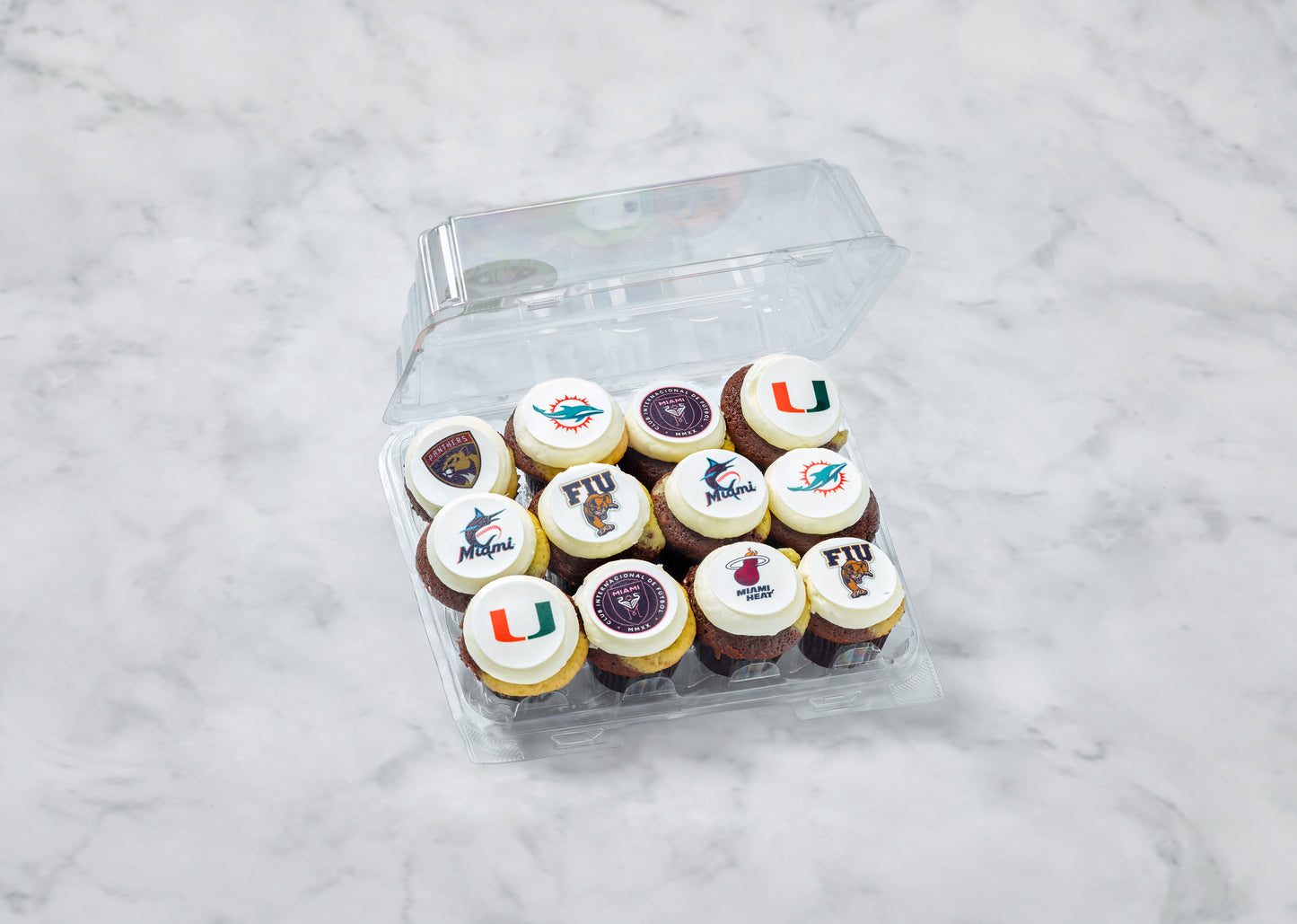 CALLING ALL SPORTS FANS! Create your custom box with your favorite team logo.